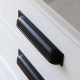 Queslett Cup-handtag — miljöbild, Matt black lacquered