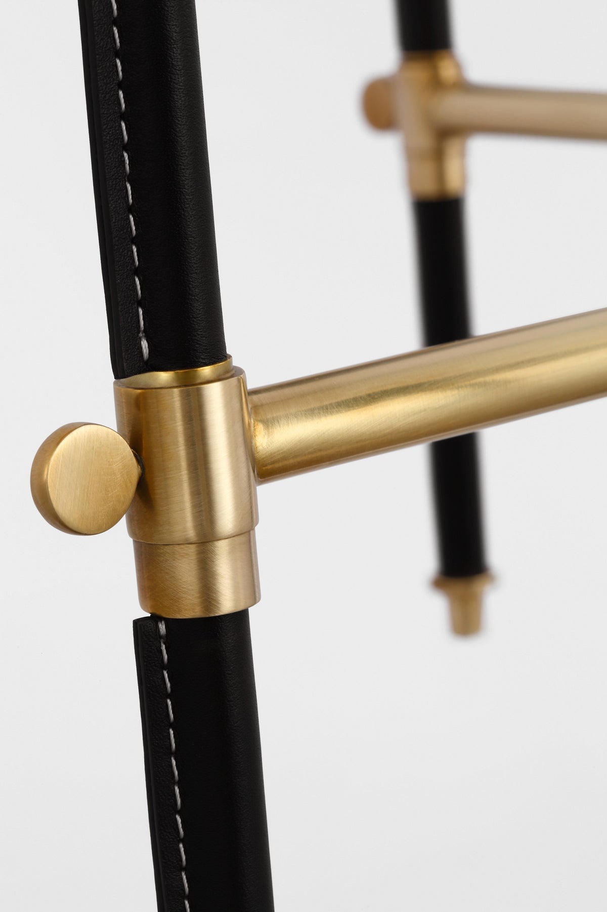 Bryant Small Wrapped Chandelier — Thomas O'Brien for Visual Comfort & Co. detail