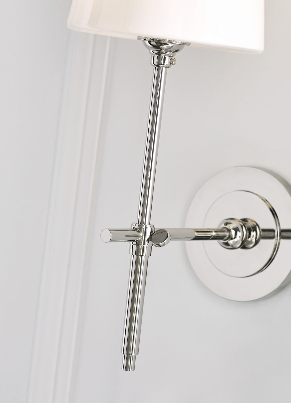 Bryant Vägglampa — Thomas O'Brien for Visual Comfort & Co. detaljbild