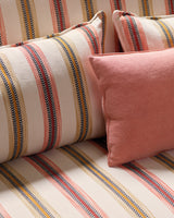 Camber Stripe miljöbild — Jane Churchill tyg