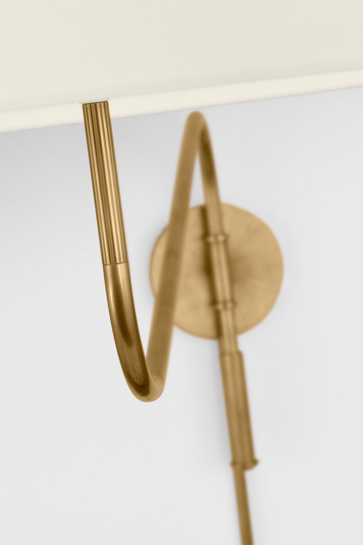 Canto Grande Swinging Wall Light — Thomas O'Brien for Visual Comfort & Co. detail