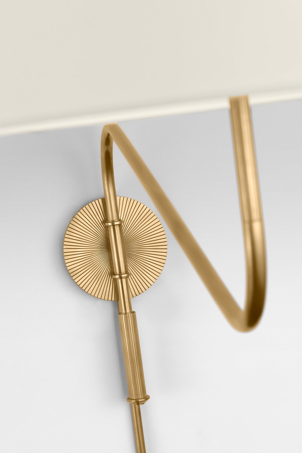 Canto Grande Swinging Wall Light — Thomas O'Brien for Visual Comfort & Co. detail