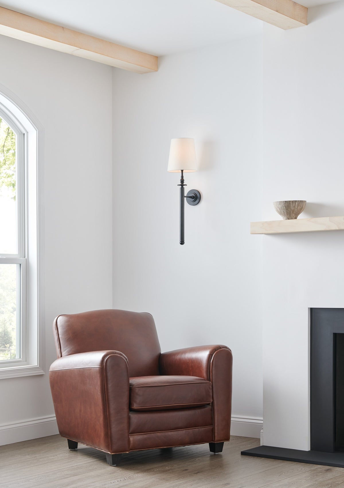 Capri Tail Vägglampa — Thomas O'Brien for Visual Comfort & Co. miljöbild