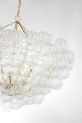 Talia 56" Takkrona — Julie Neill for Visual Comfort & Co. — Gild and Clear Swirled Glass detaljbild