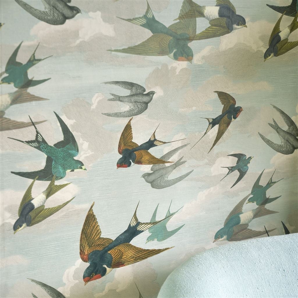 Chimney Swallows Tapet — Designers Guild i miljö