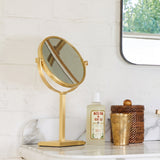 Claremont Spegel för toalettbord — miljöbild, Satin mässing, lackad