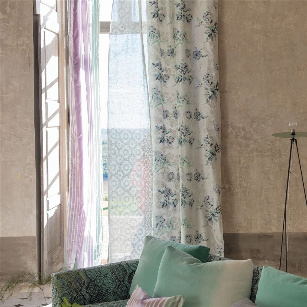 Fuchsia Tyg — Colefax & Fowler i miljö