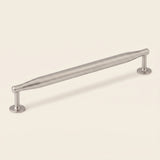 Colmore Skåpshandtag — Hand-borstad nickel