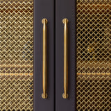 Colmore Skåpshandtag — Antik mässing. Design by Studio LBI.