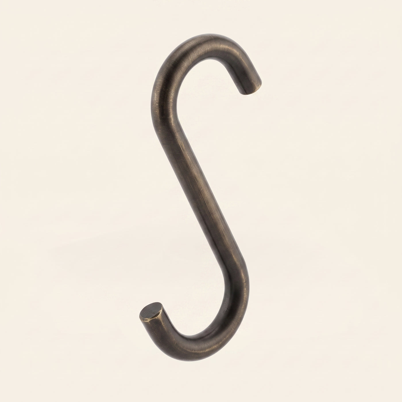 Cotswold Mässing S Krok — Satin antik, olackad - SAUL