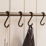 Cotswold Mässing S Krok — miljöbild, Satin antik, satinlack