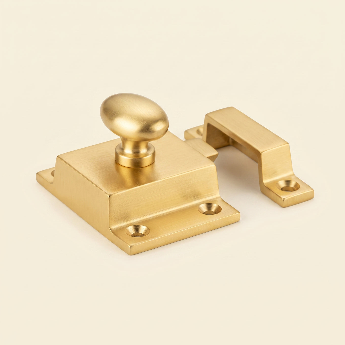 Cotswold Skåpshasp — Satin mässing, lackad