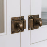 Cotswold Skåpshasp — miljöbild, Satin antik, satinlack