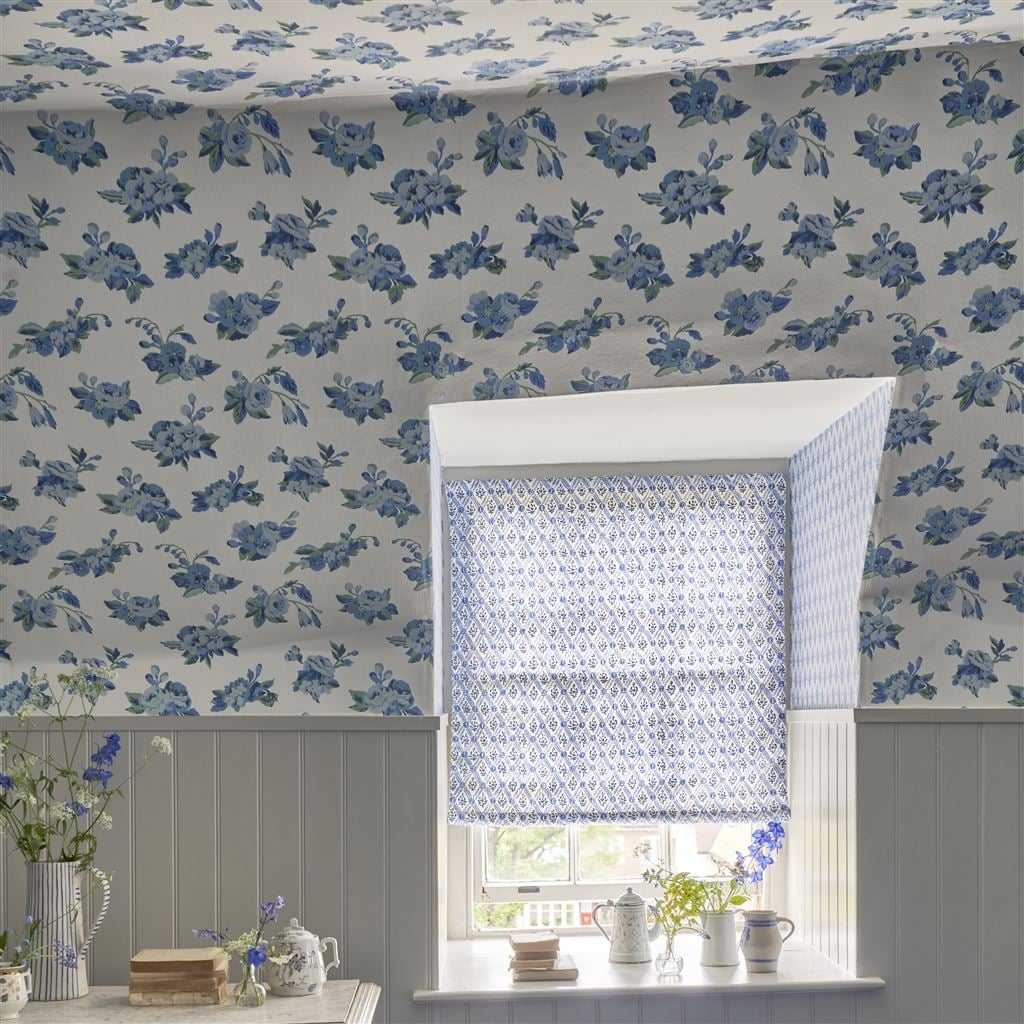 Craven Street Flower Delft Tapet — Designers Guild i miljö