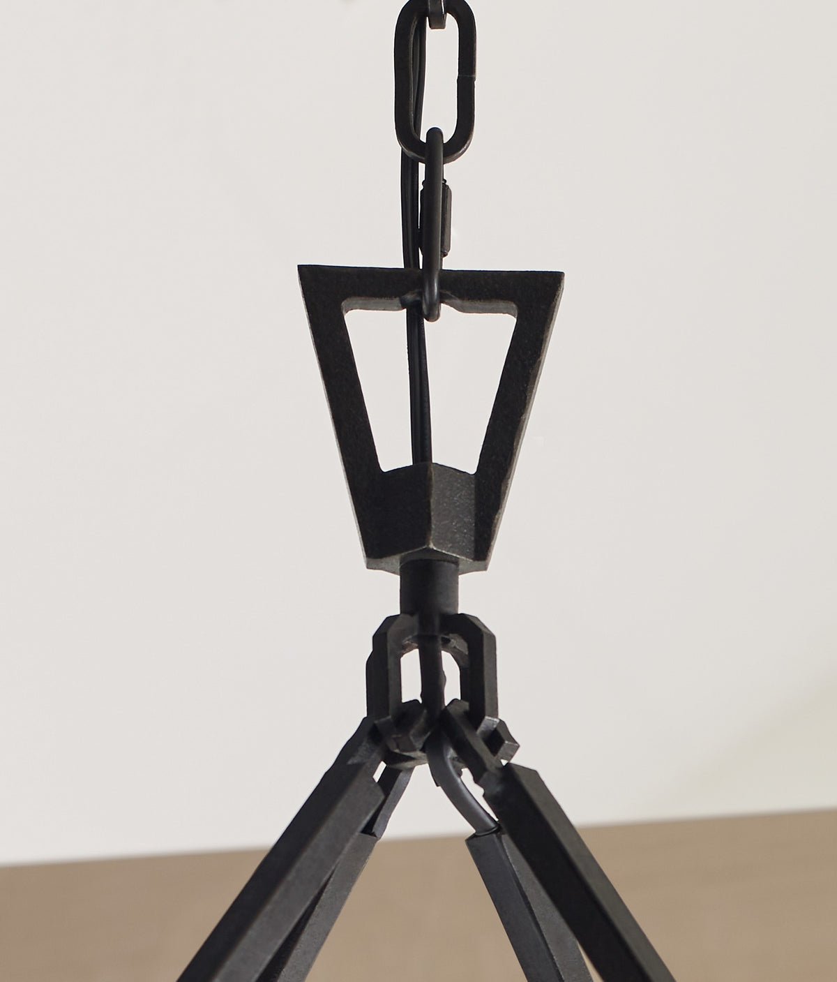 Darlana Large Single Ring Takkrona — Chapman & Myers for Visual Comfort & Co. detaljbild