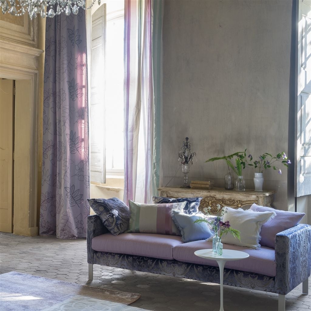 Dauphine Stripe Tyg — Designers Guild i miljö