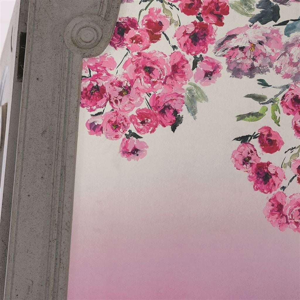 Trailing Rose Tapet — Designers Guild i miljö