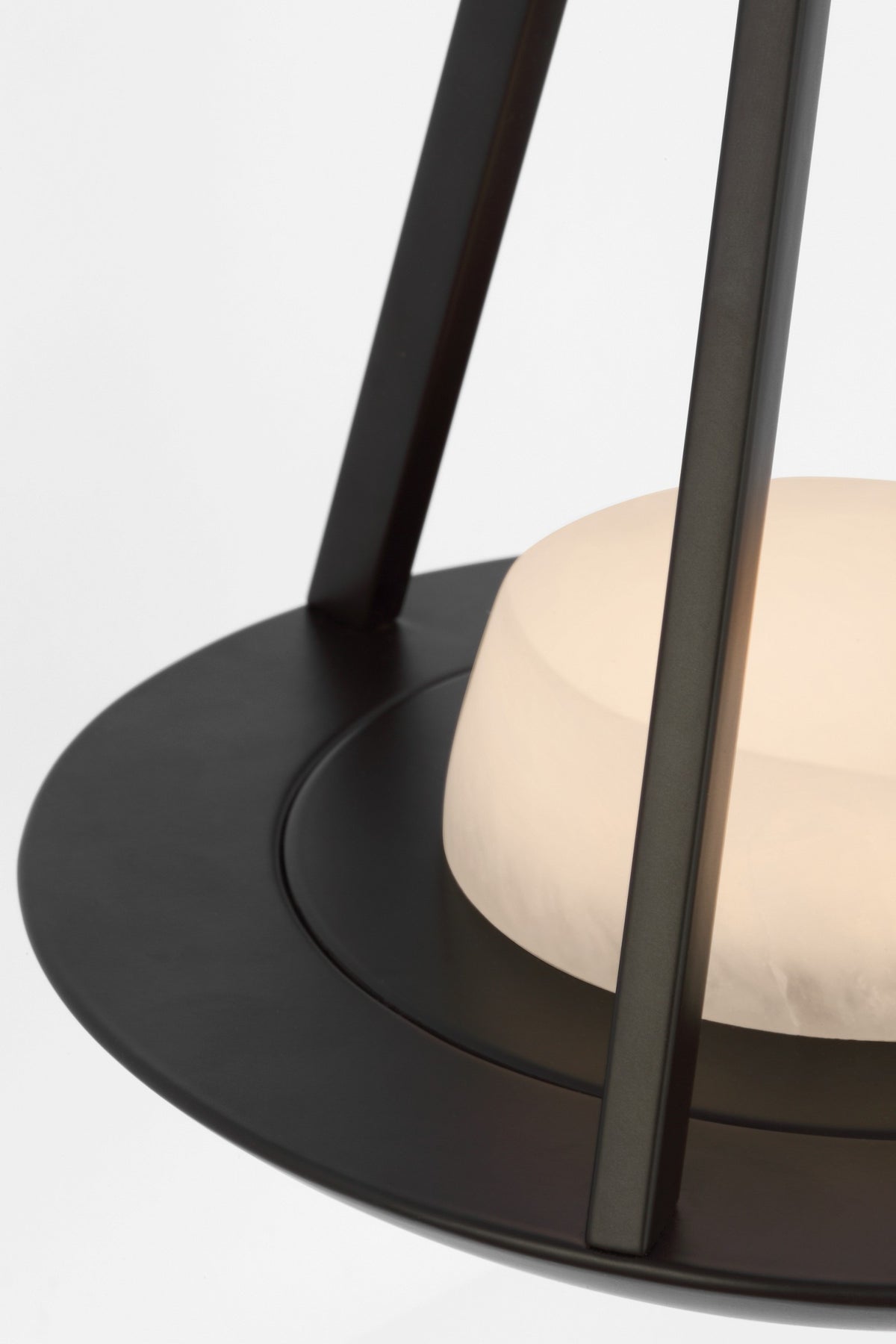 Divina 19" Floating Bowl Vägglampa — Visual Comfort — Modern Iron with Alabaster / Utan ljuskälla detaljbild