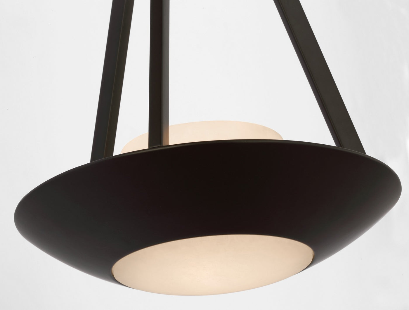 Divina 19" Floating Bowl Vägglampa detaljbild