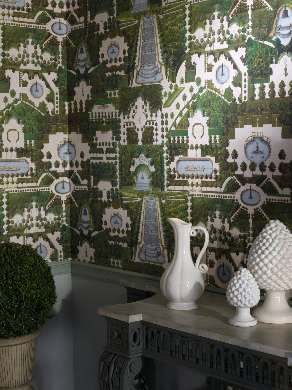 Domaine Royal room setting — Pierre Frey wallpaper