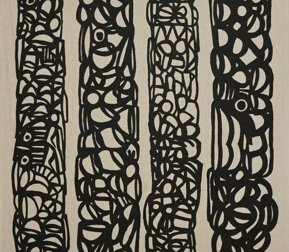 Totem Noir — Pierre Frey -kangas