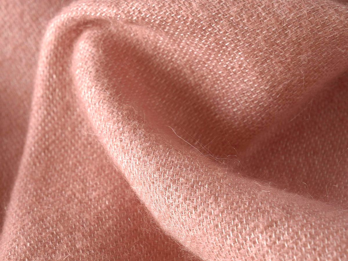 Connemara Blush — Pierre Frey stof