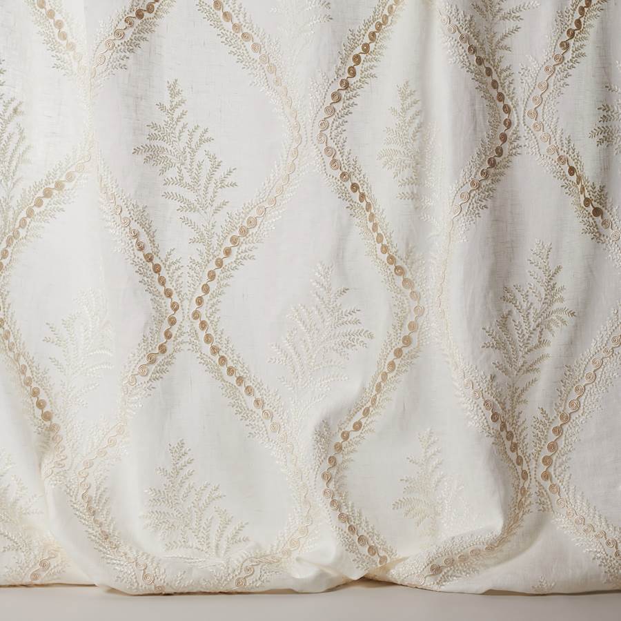 Coralie Ivory — Colefax & Fowler tyg