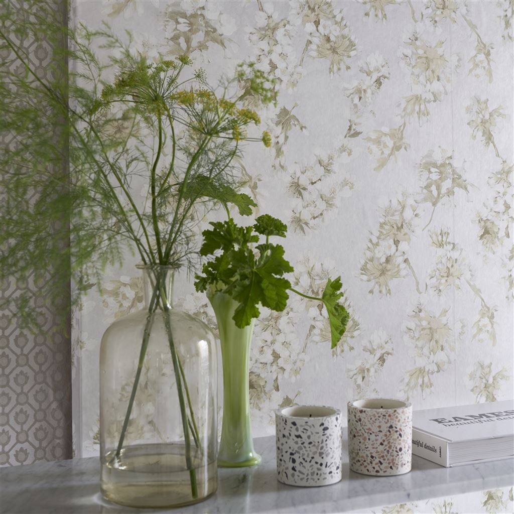 Fleur D Assam Tapet — Designers Guild i miljö