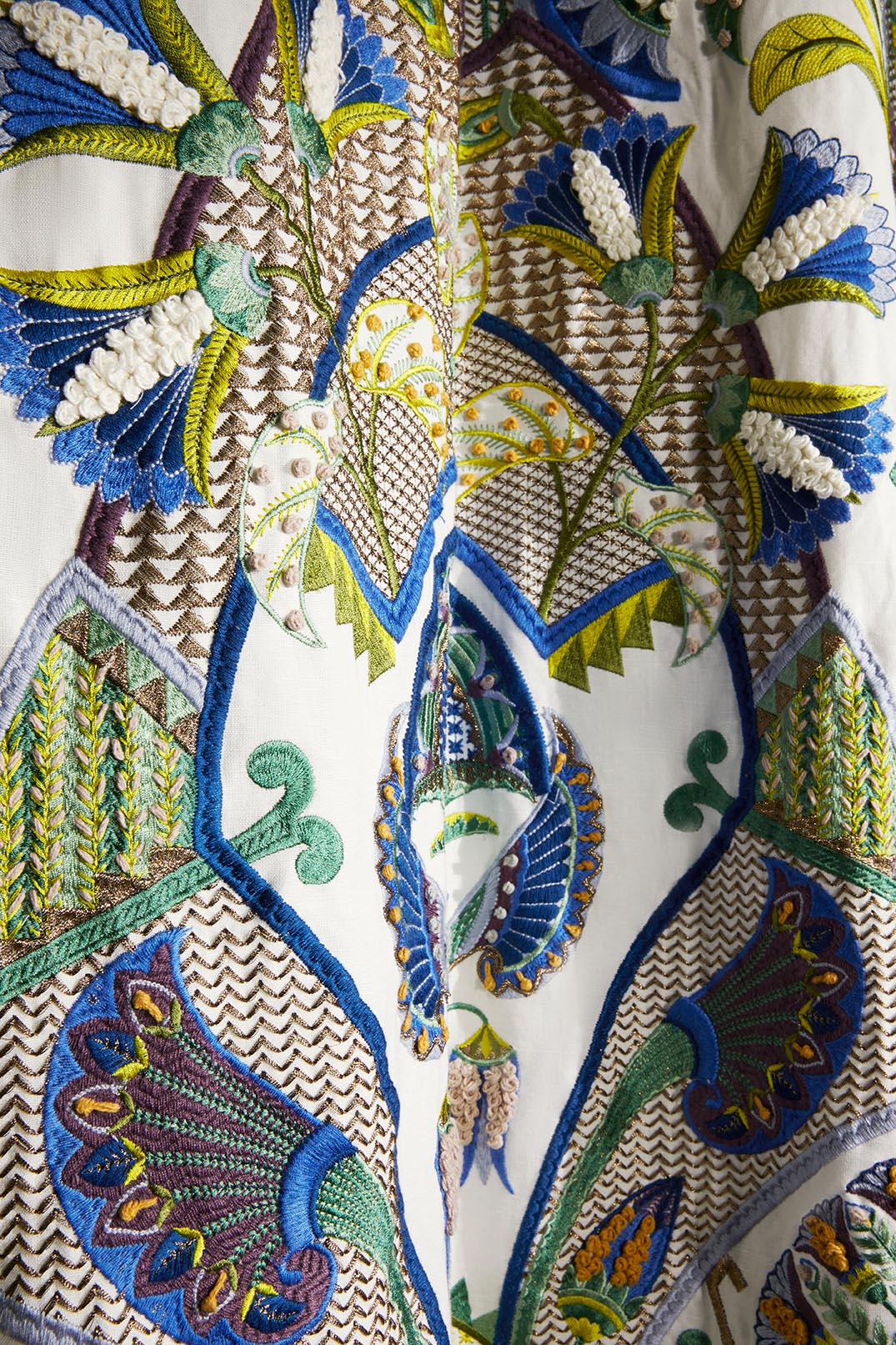 Fleurs d’Eau room setting — Pierre Frey fabric