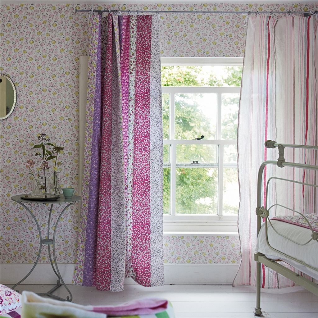 Forget Me Not Tyg — Designers Guild i miljö