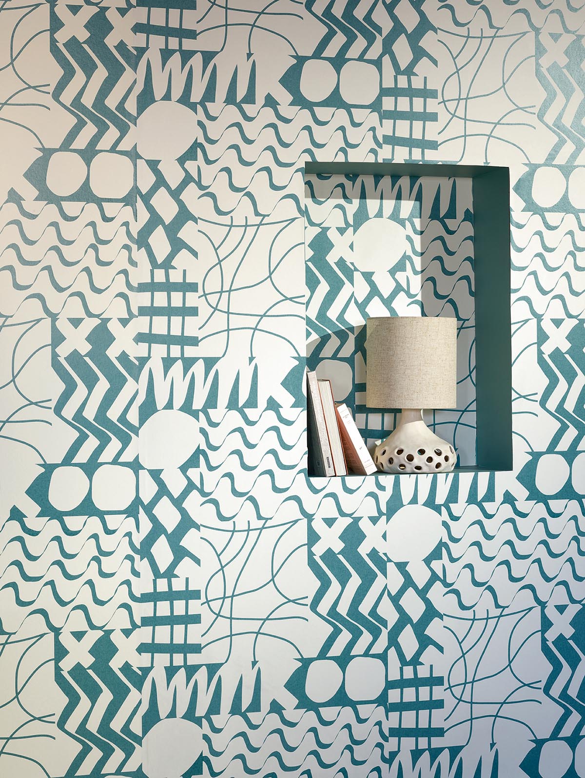 Grande Maree room setting — Pierre Frey wallpaper