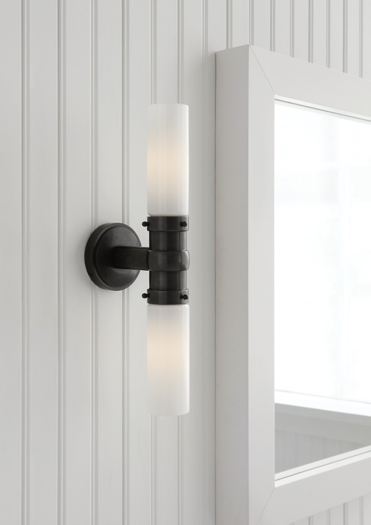Graydon Double Vägglampa — Thomas O'Brien for Visual Comfort & Co. miljöbild