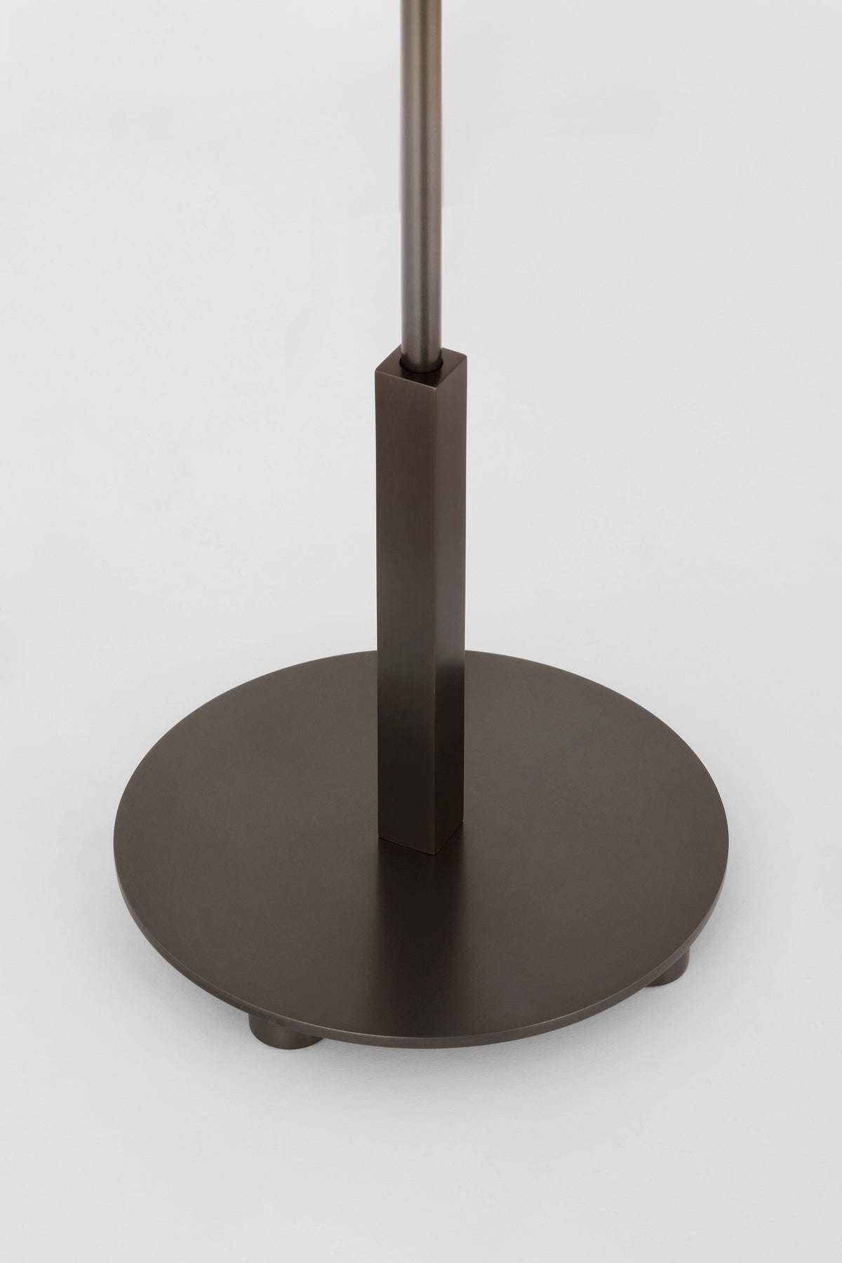 Hackney 24" Cordless Table Lamp — J. Randall Powers for Visual Comfort & Co. detail