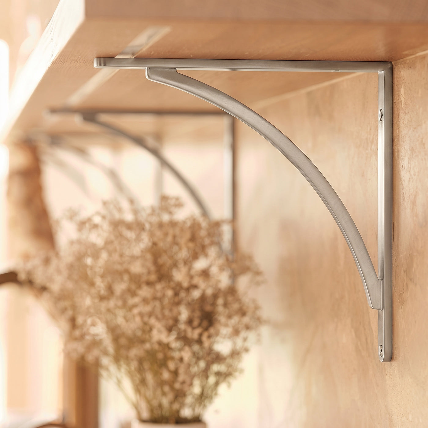 Handsworth Infälld hyllkonsol — miljöbild, Satin nickel