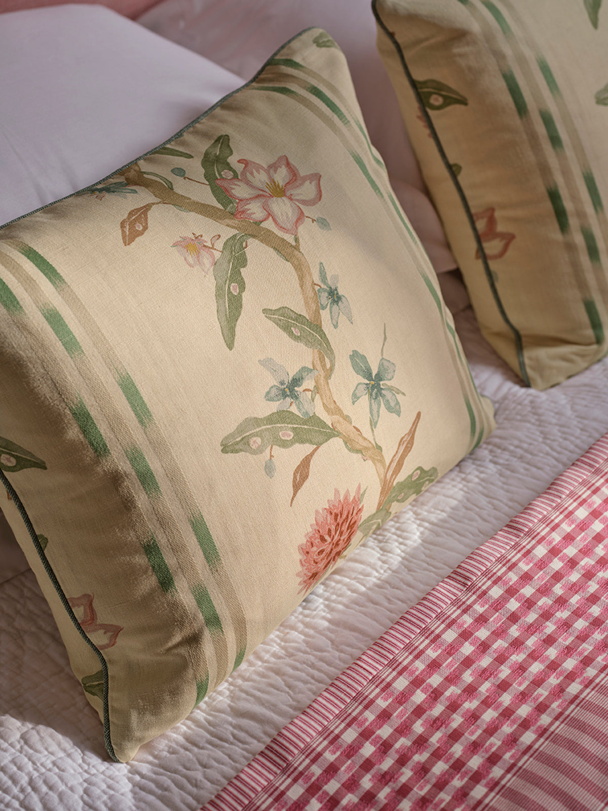 Harewood miljöbild — Colefax & Fowler tyg