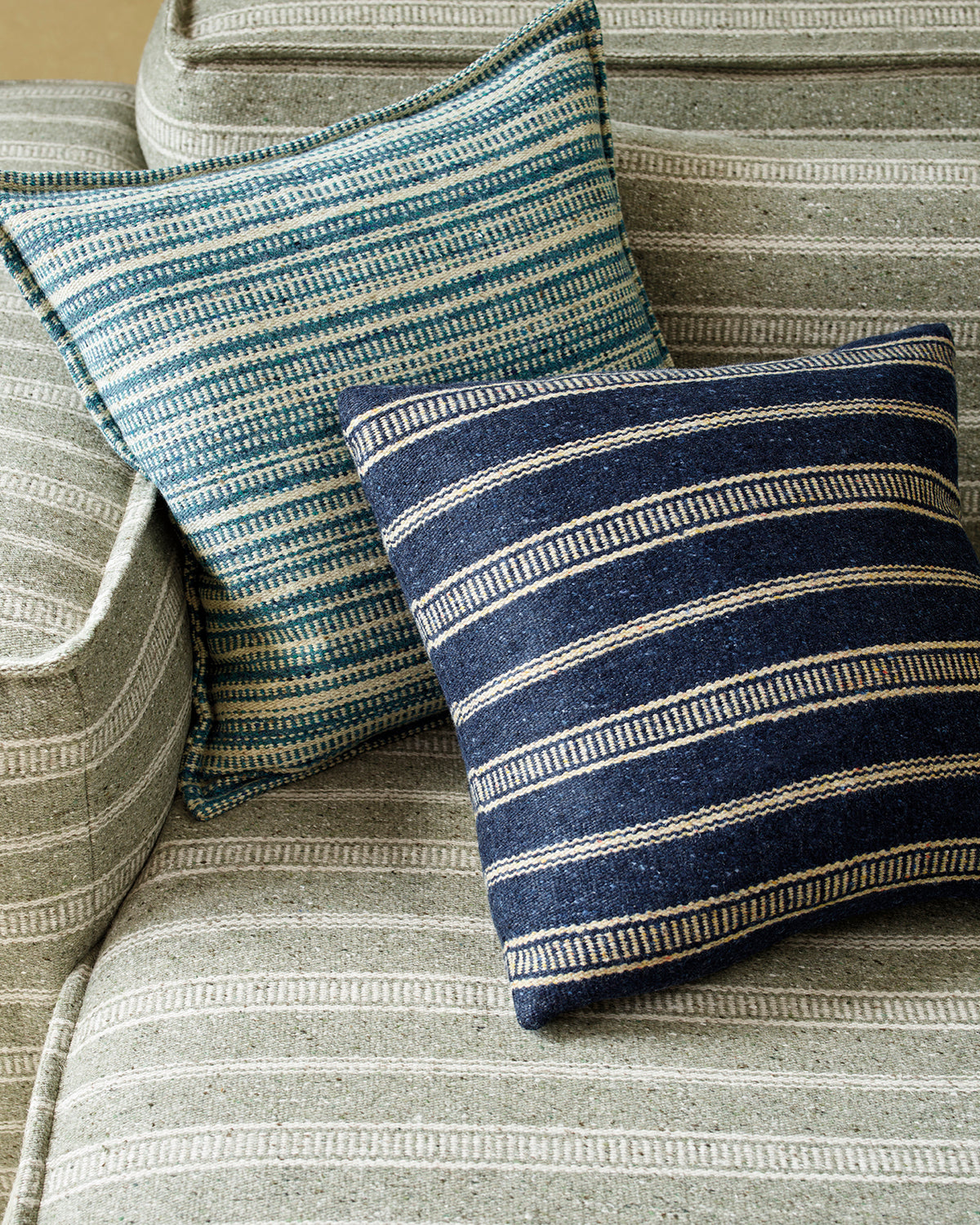 Harris Stripe miljöbild — Jane Churchill tyg
