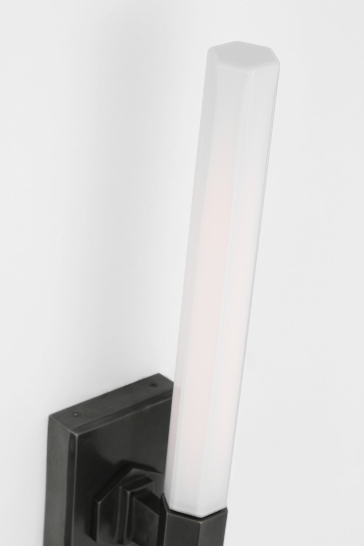 Hawthorne 13" Single Vägglampa — Chapman & Myers for Visual Comfort & Co. detaljbild