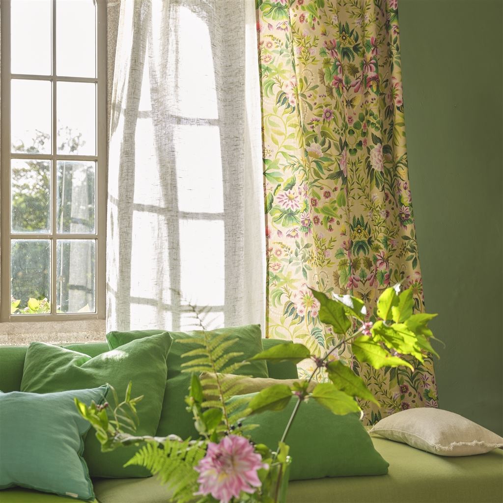 Ikebana Damask Tyg — Designers Guild i miljö