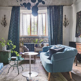 Indigo Circles Tyg — Designers Guild i miljö