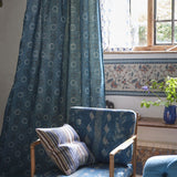 Indigo Circles Tyg — Designers Guild i miljö