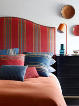 Indus Stripe miljöbild — Jane Churchill tyg