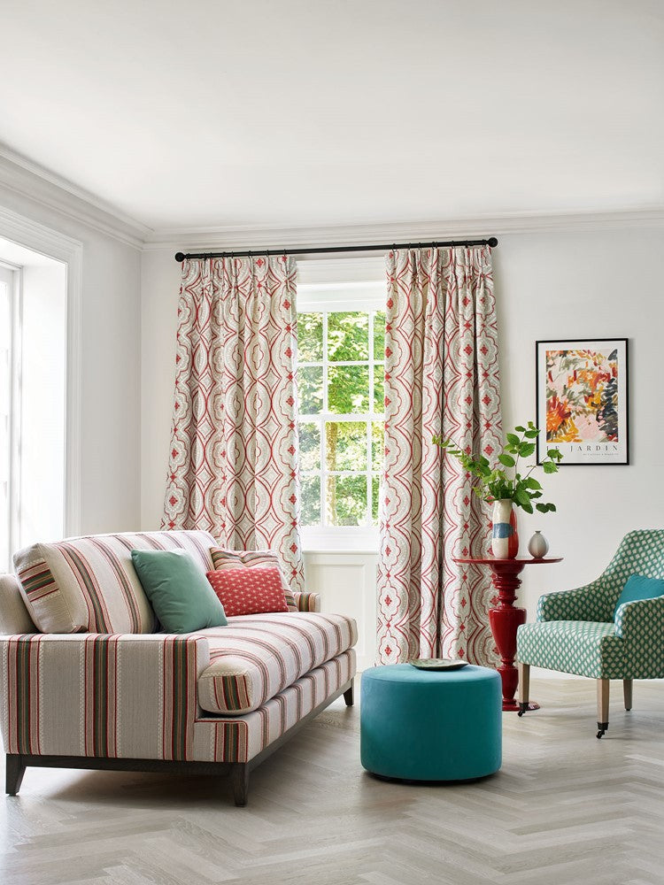 Indus Stripe miljöbild — Jane Churchill tyg