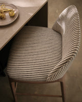 Otto Ticking Stripe miljöbild — Jane Churchill tyg