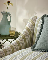 Elan Stripe miljöbild — Jane Churchill tyg