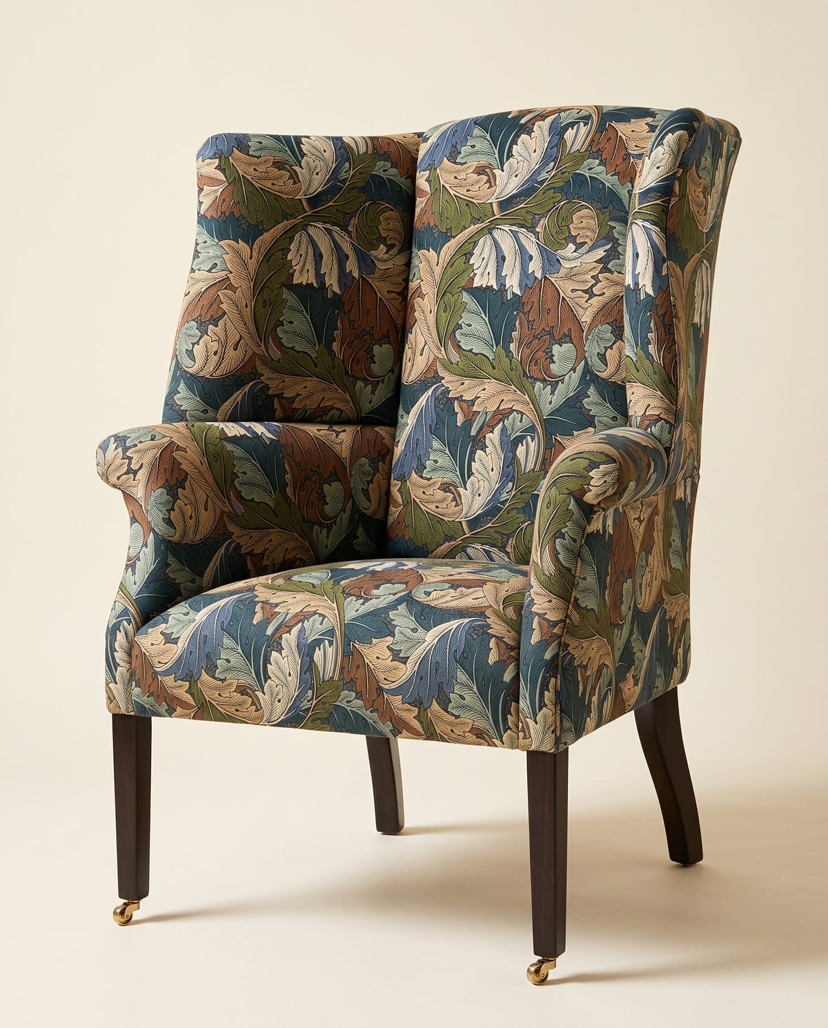 Jio Arlington fåtölj, fast sits klädd i Acanthus Slate Blue/Thyme