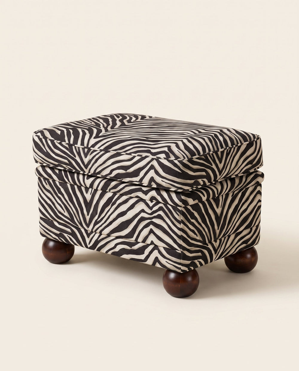 Jio Avenue fotpall 62x62 cm utan kappa klädd i Terranea Zebra Ebony