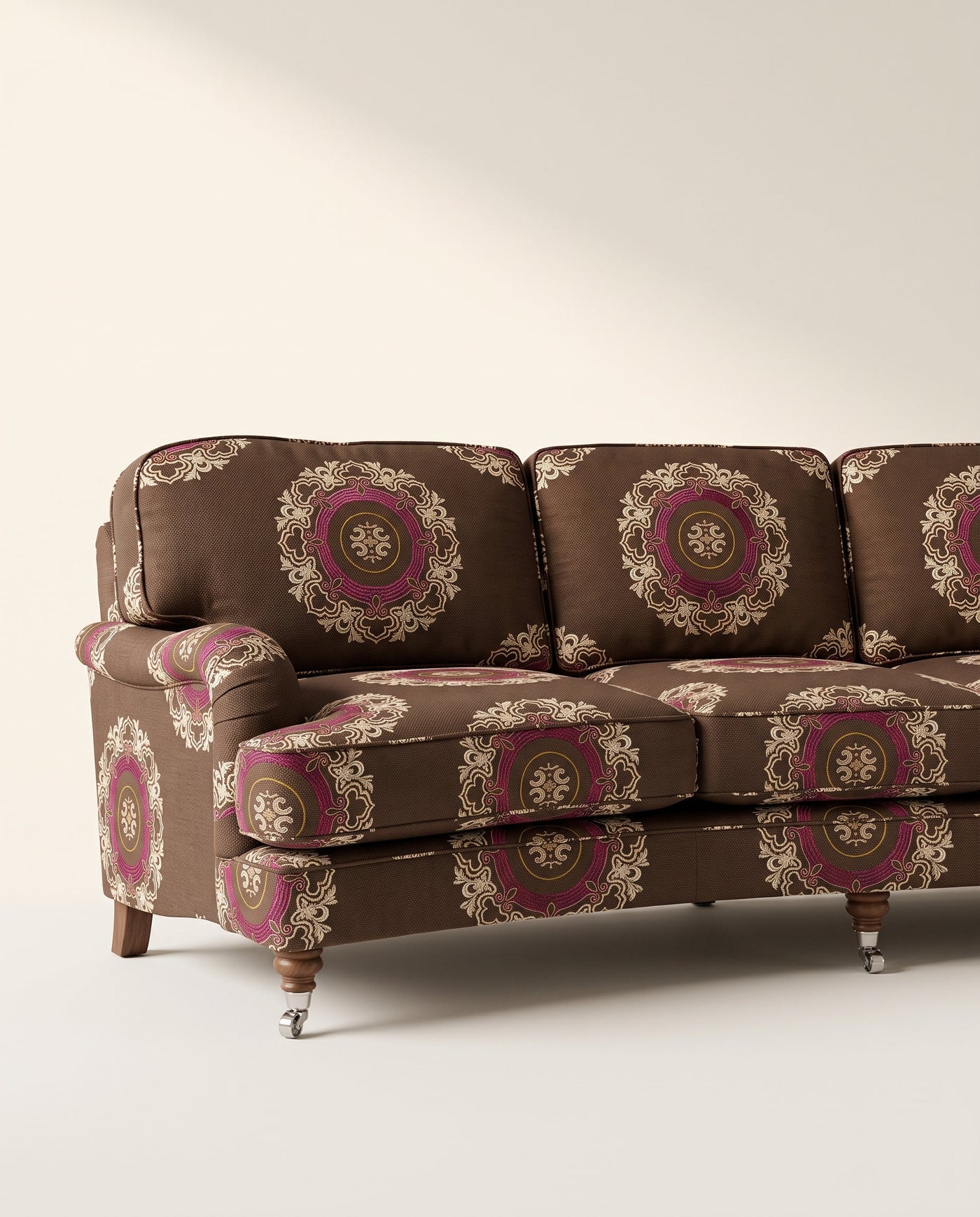 Jio Charles soffa 3-sits svängd 250 cm klädd i Kolam 3 | Multi