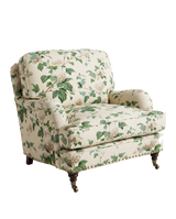 Jio Charles fåtölj klädd i Chantilly Cream — Colefax & Fowler