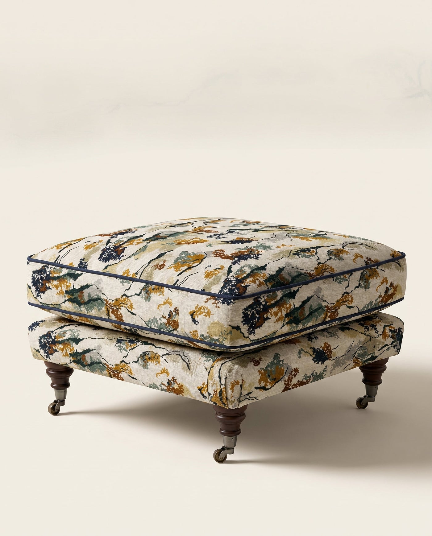 Jio Howard fotpall 66x66 cm klädd i Tsumago 02 | Beige