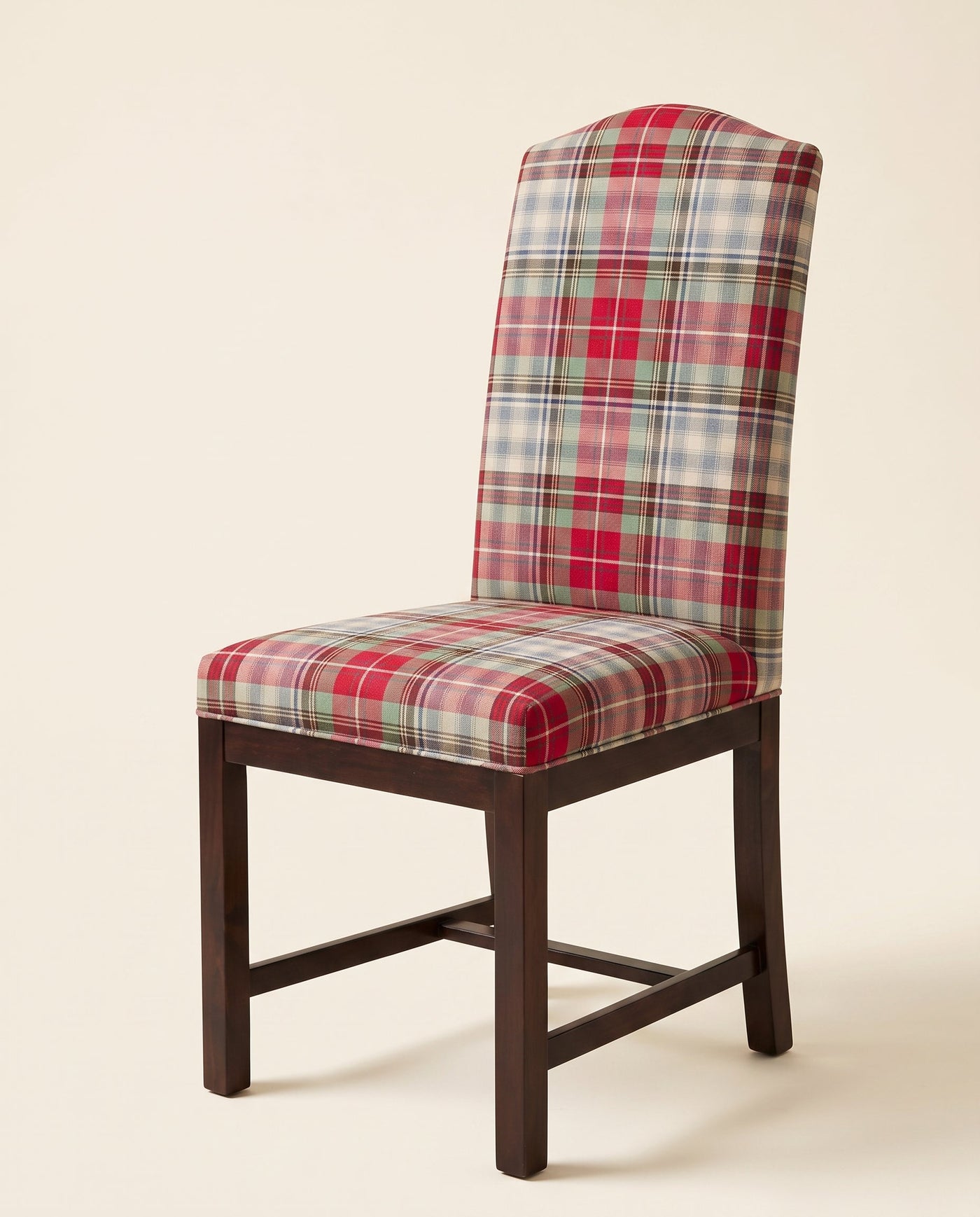 Jio Stol Ludwig klädd i Abelard Plaid Vintage Red Fabric